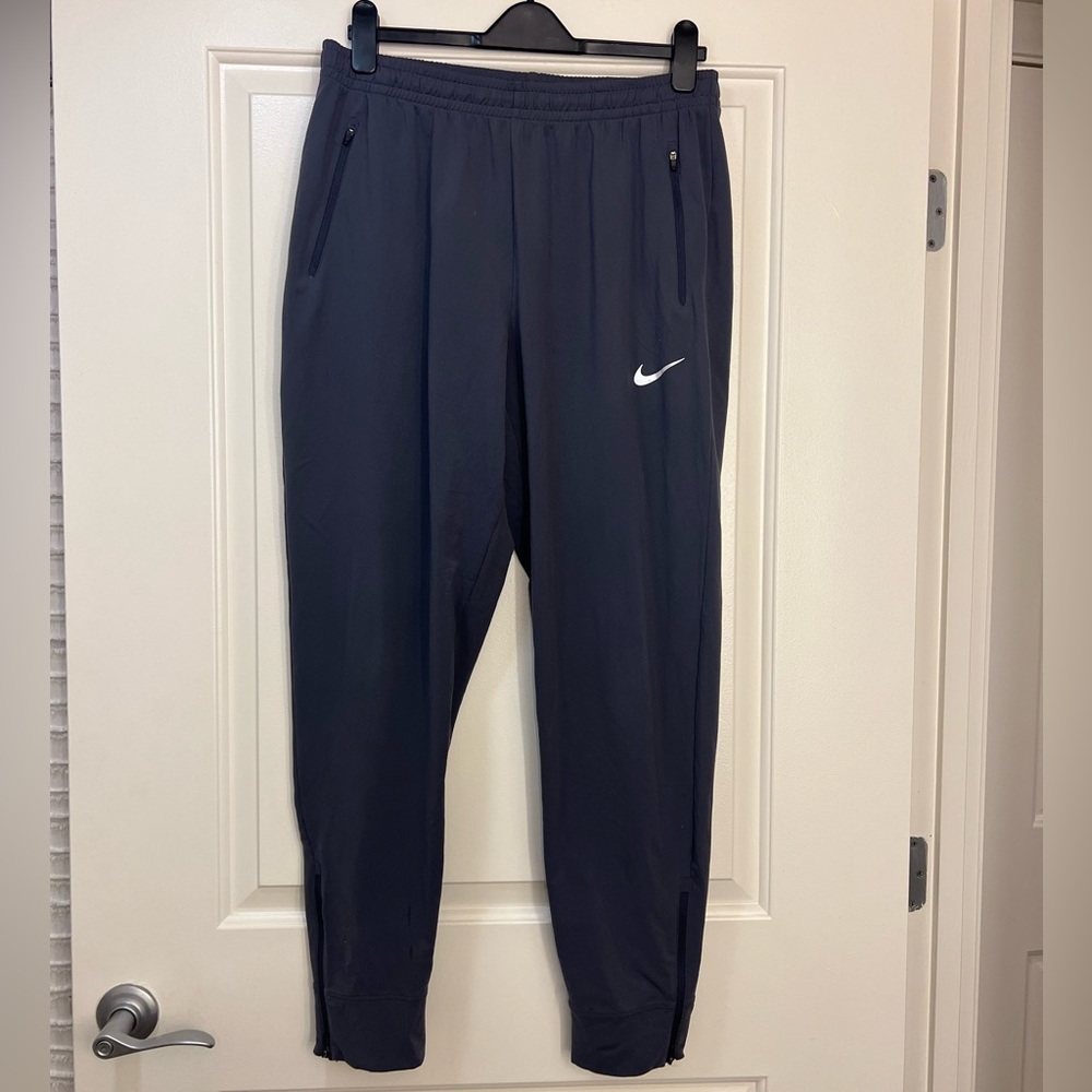 Nike Dri Fit jogger pants-L